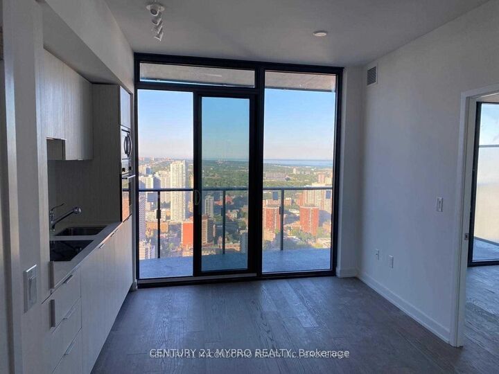 Property Photo:  11 Wellesley Street 4513  ON M4Y 0G4 
