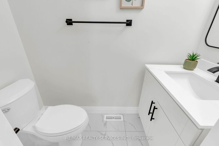 Property Photo: 5110 Fairview Street 28 ON L7L 7H6