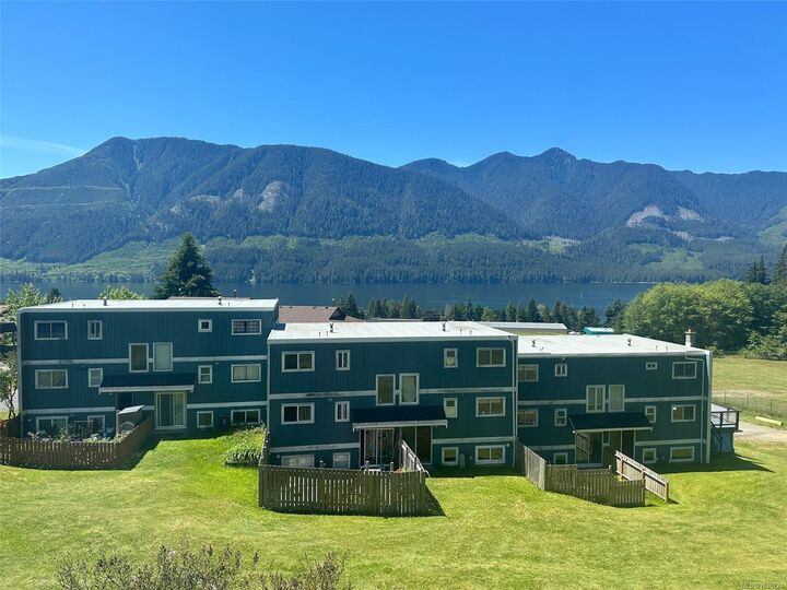 75 McKay Cres — photo 1