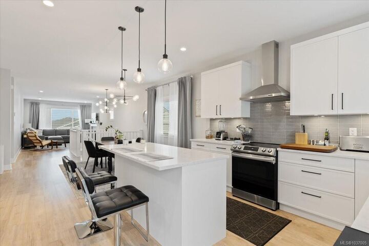 Property Photo: 1360 Flint Ave BC V9B 5N1
