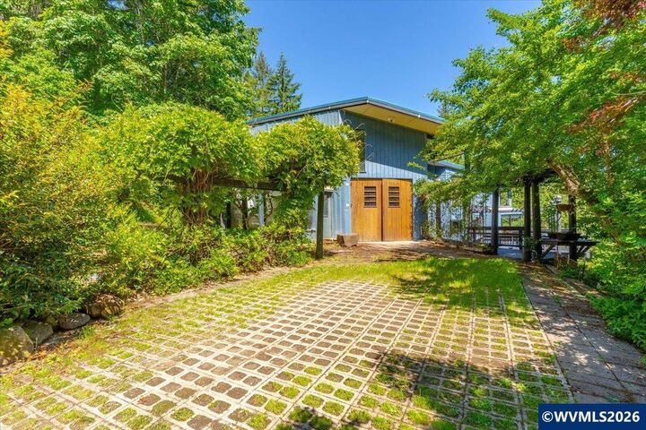 Property Photo:  18520 Rock Creek Dr  OR 97378 