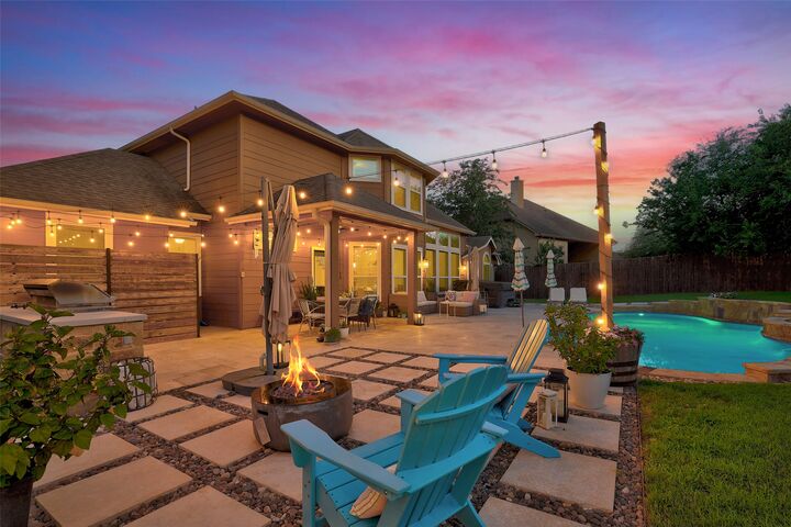 Property Photo:  1010 Canyon Edge Drive  TX 78733 