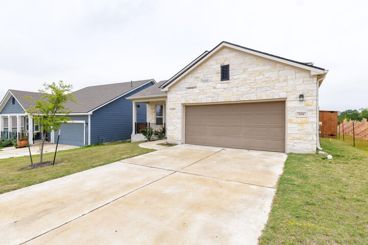 Property Photo:  208 Wagon Spoke Way  TX 78642 