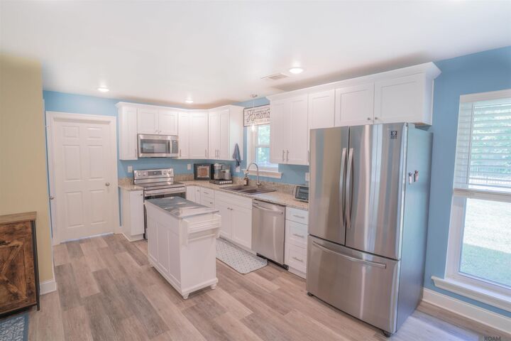 Property Photo:  18122 Sharon Dr  LA 70454 