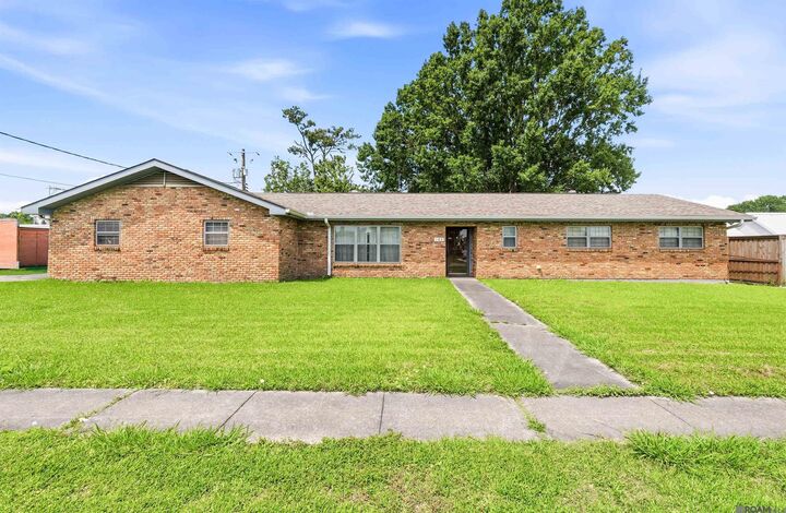 Property Photo: 103 N Millet Ave LA 70052
