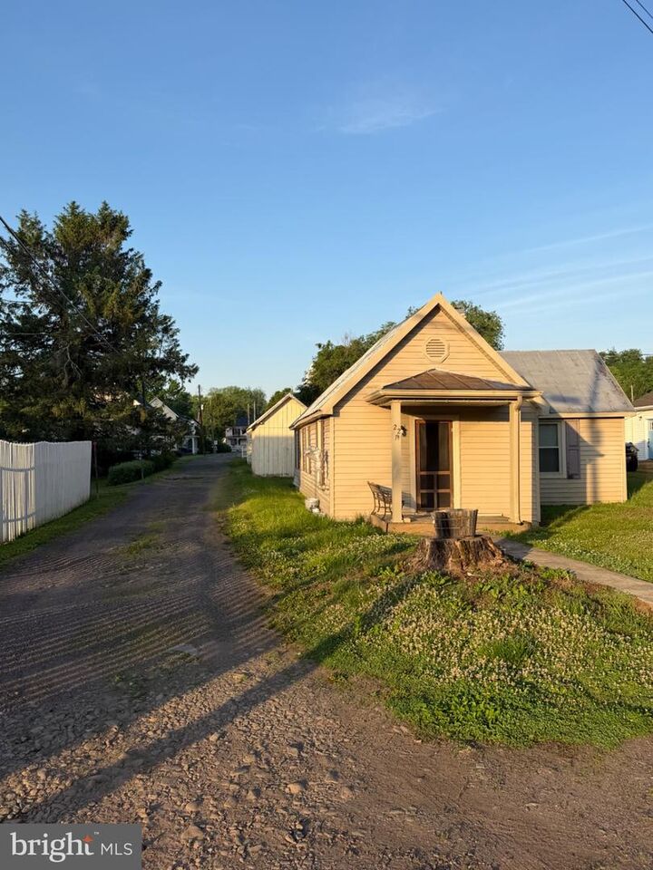 Property Photo:  22 Water Street  VA 22740 