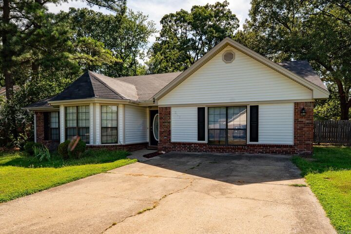 Property Photo: 297 Southwick Cove AR 72034