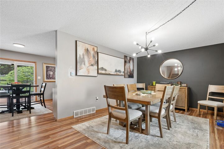 Property Photo:  440 Peace Avenue NW  IA 52405 