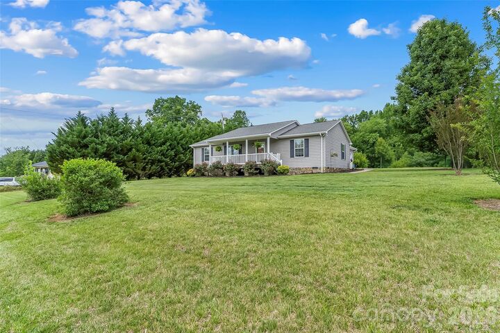 Property Photo:  1498 Salem Road  NC 28655 