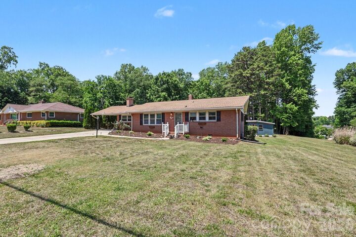 Property Photo:  1210 Edgedale Drive  NC 28144 