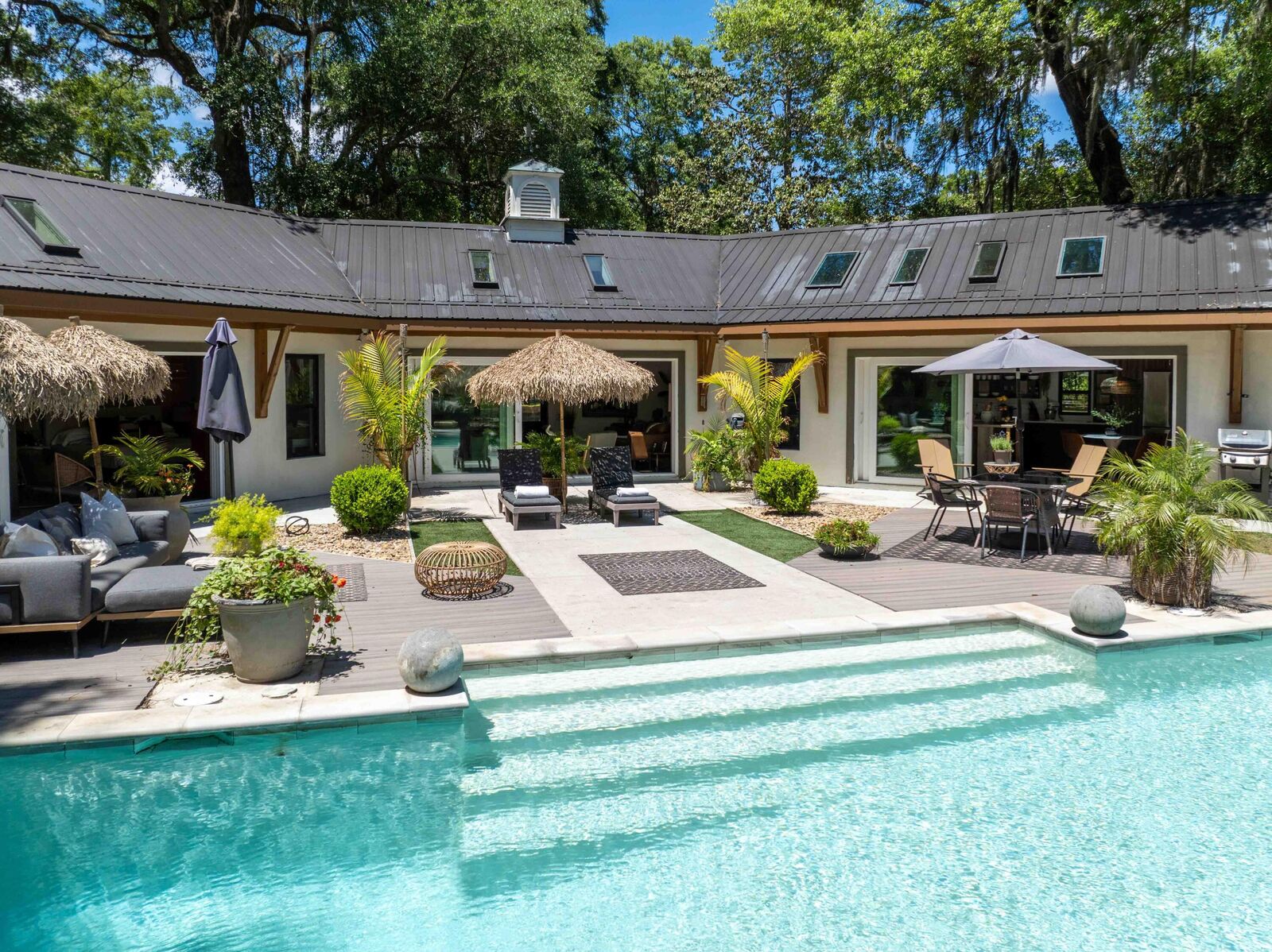 Property Photo: 5068 Sweetgrass Farm Road SC 29455