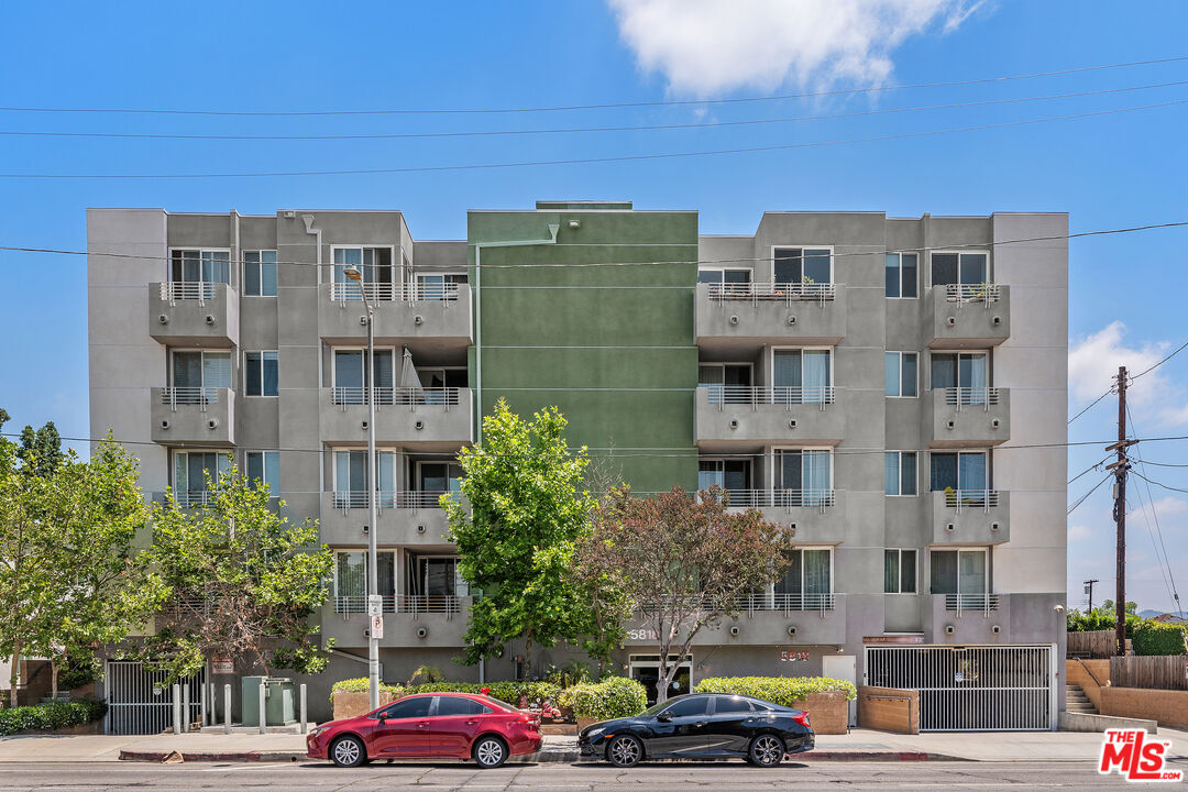 Property Photo:  5818 Whitsett Ave  CA 91607 