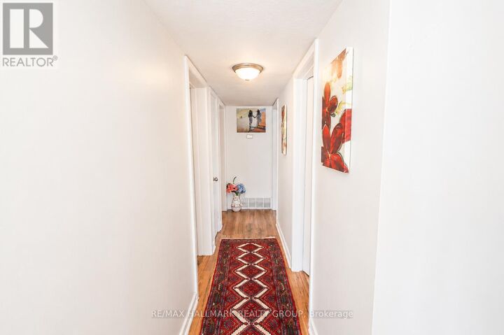 Property Photo:  976 St Laurent Boulevard 2  ON K1K 3B3 