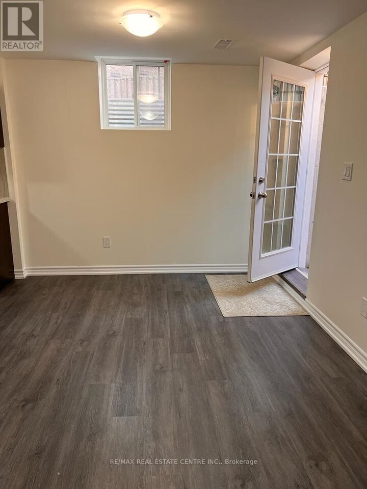 Property Photo:  6351 Ormindale Way  ON L5V 1J2 