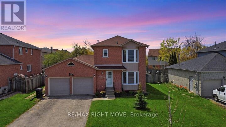 Property Photo:  470 St Vincent Street  ON L4M 6T5 