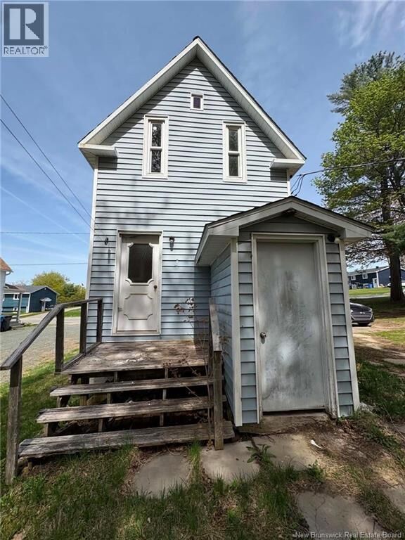 Property Photo:  22 Warren Avenue  NB E1N 2J3 