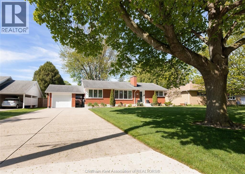 Property Photo: 114 Faubert Drive ON N7M 2Y4