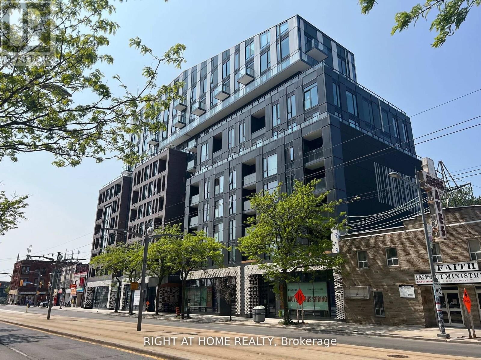 Property Photo:  1808 St.clair Avenue West 1004  ON M6N 0C1 