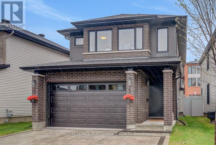 Property Photo:  125 Dun Skipper Drive  ON K1X 0G2 