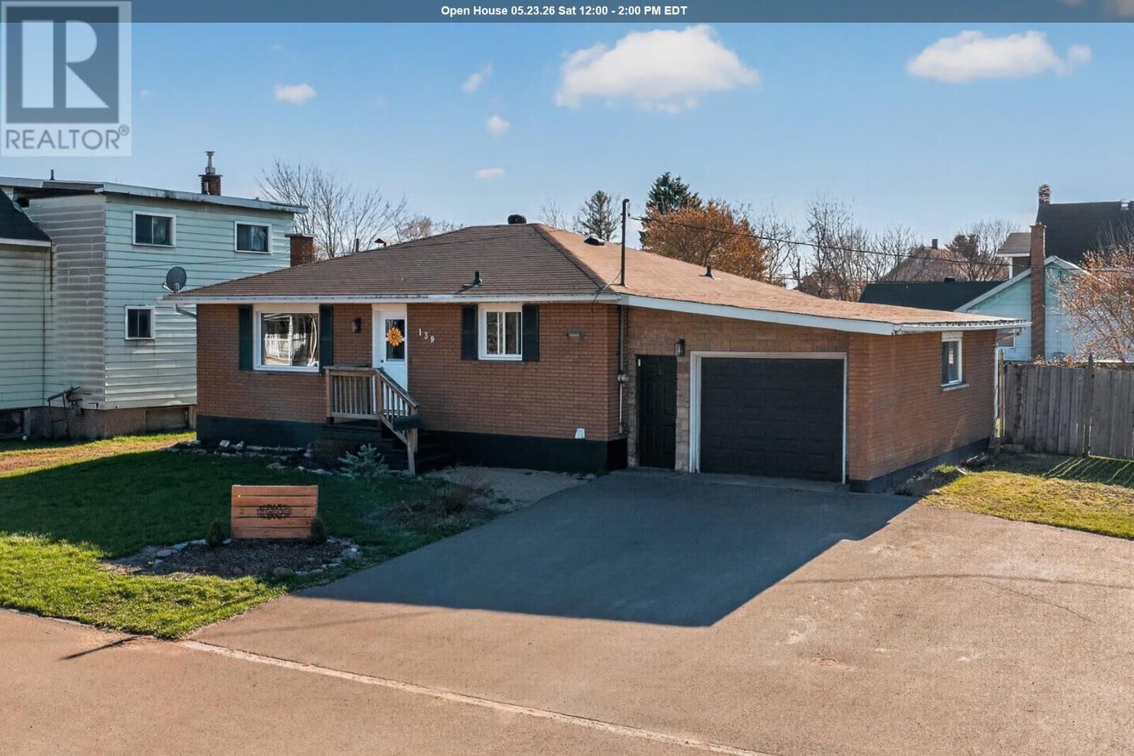 Property Photo:  139 Central St  ON P6C 4W9 