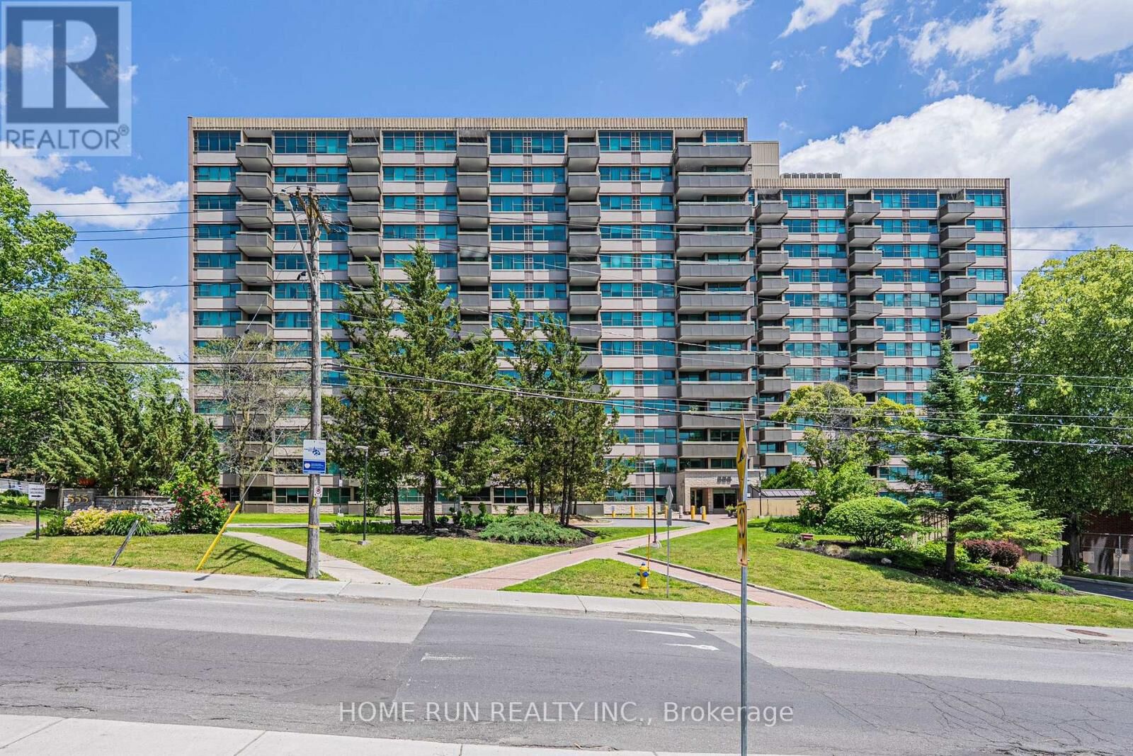 Property Photo: 555 Brittany Drive 1111 ON K1K 4C5