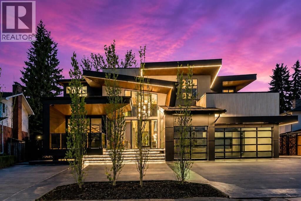 Property Photo: 1016 Beverley Boulevard Southwest AB T2V 2C5
