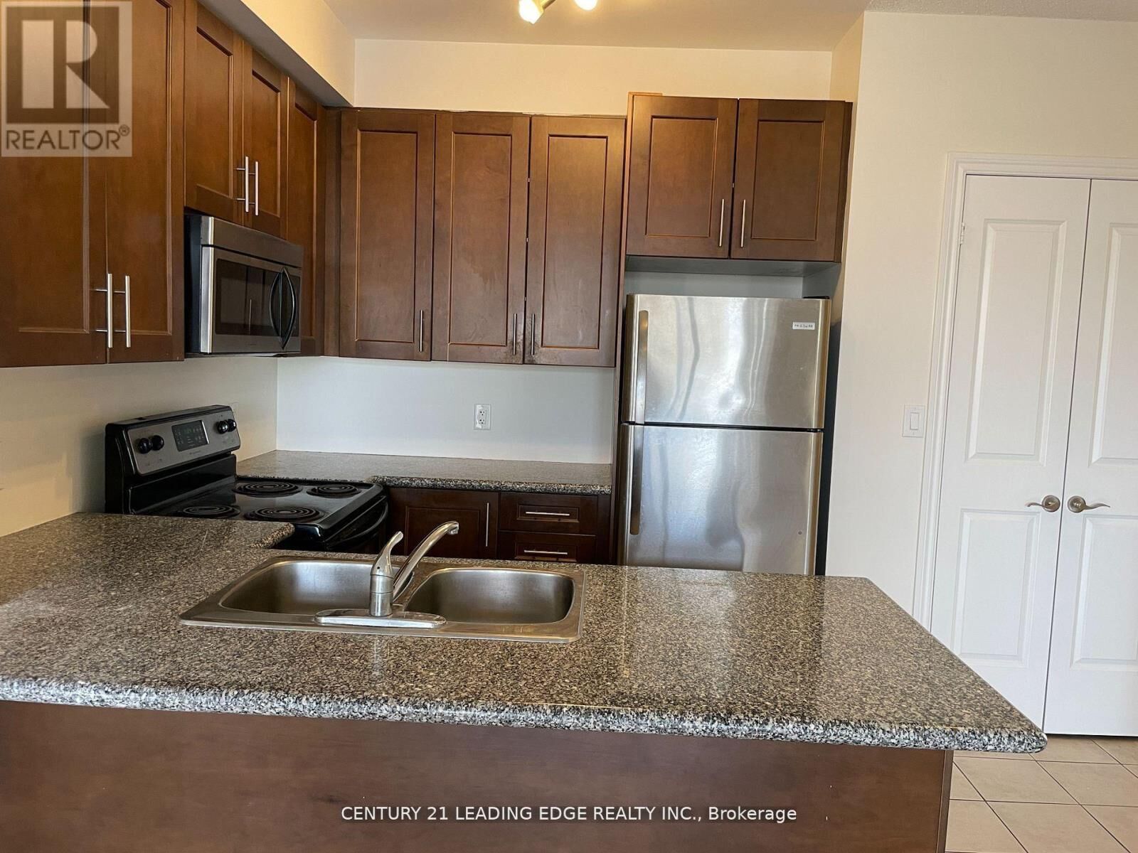 Property Photo:  133 Wynford Drive 1201  ON M3C 0J5 
