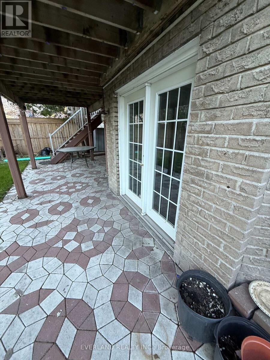 Property Photo:  156 Bristol Road Basement  ON L3Y 7W8 