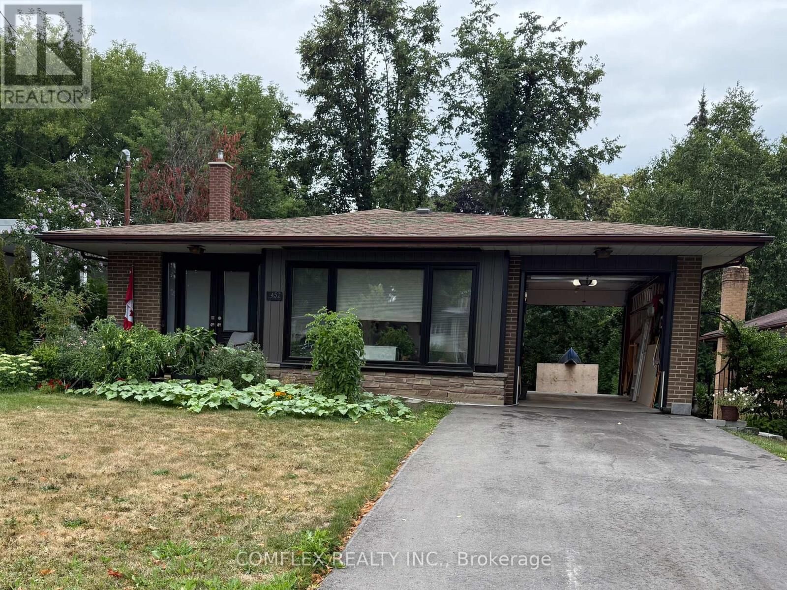 Property Photo:  452 Juliana Drive  ON L1G 2E8 