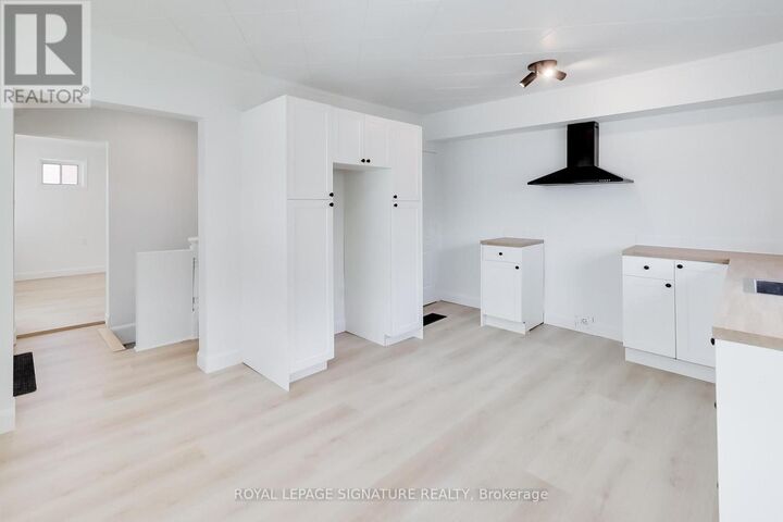 Property Photo:  58 Victoria Street  ON L4N 2H6 