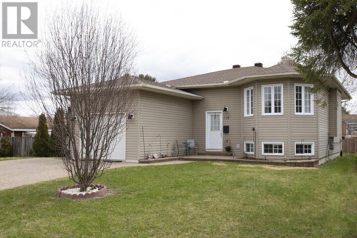 Property Photo:  116 Willowdale St  ON P6A 5Z4 