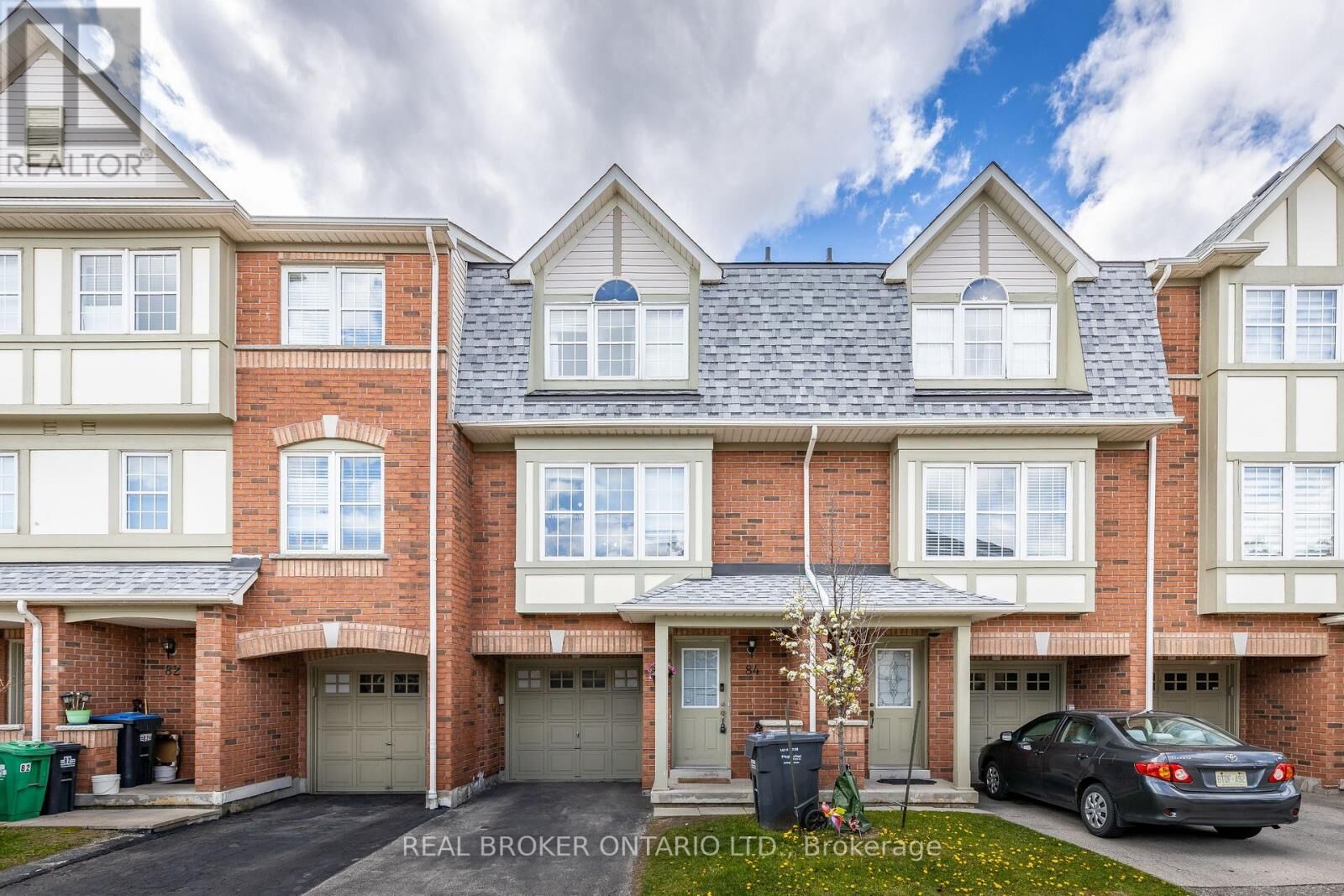 Property Photo:  3030 Breakwater Court 84  ON L5B 4N7 