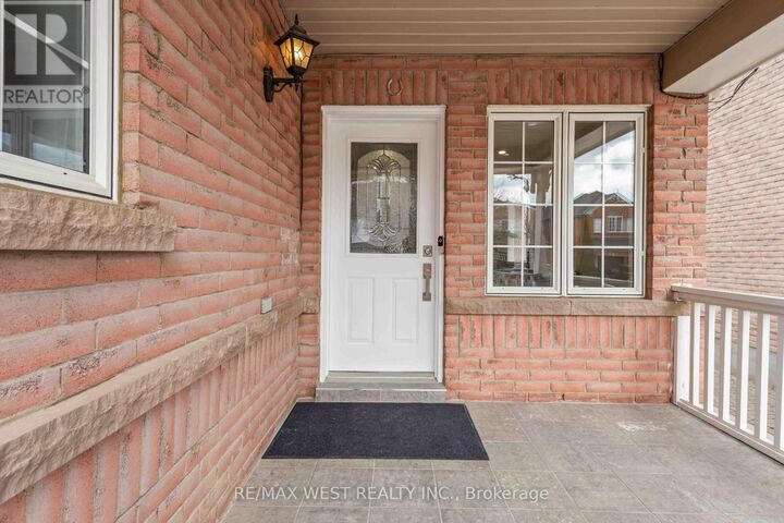Property Photo:  23 Gloria Crescent  ON L1P 1V4 