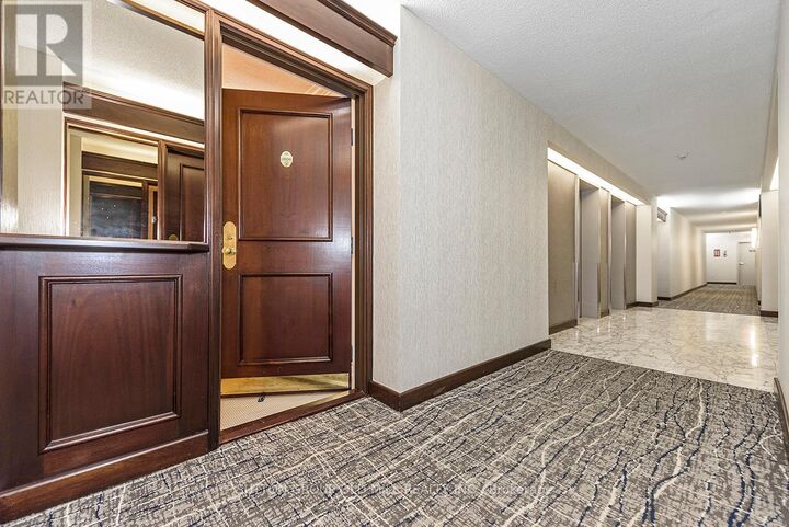 Property Photo:  1300 Islington Avenue 2806  ON M9A 5C4 
