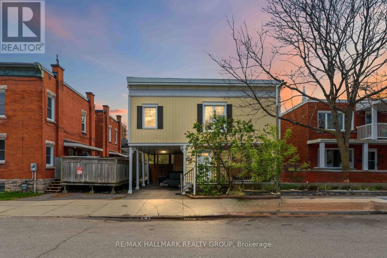 Property Photo:  24 Patro Street  ON K1N 8B1 