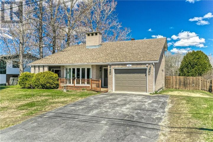 Property Photo:  42 Oscar Street  ON P3P 1X6 