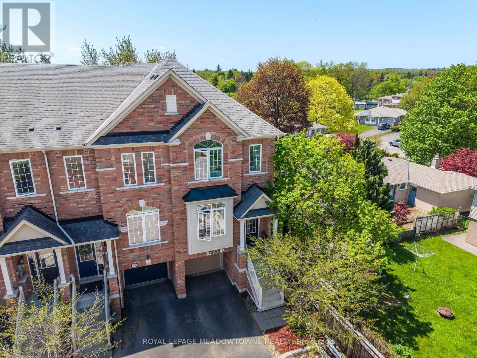Property Photo:  41 Promenade Trail  ON L7G 0G8 