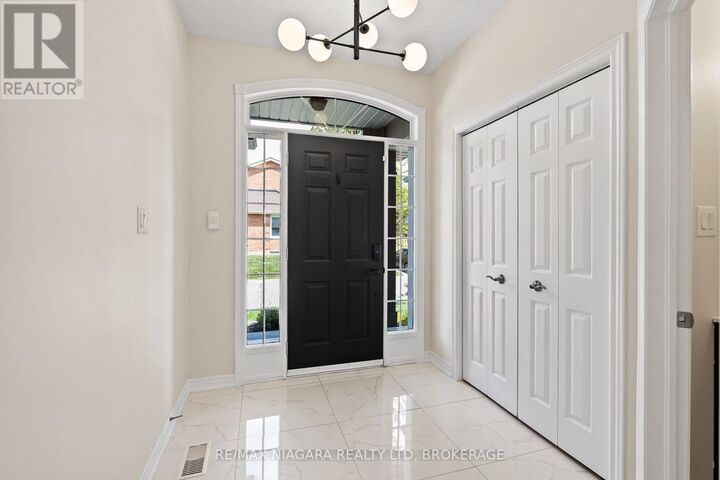 Property Photo: 5200 Dorchester Road 3 ON L2E 7M6