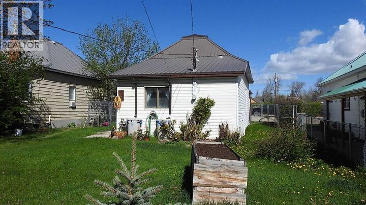 Property Photo:  2217 20 Street  AB T0L 1R0 