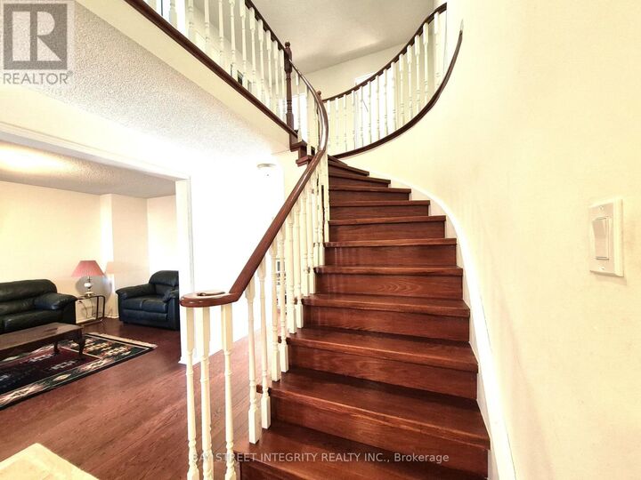 Property Photo:  5132 Guildwood Way  ON L5R 2S7 