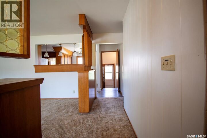 Property Photo:  14 Woodward Avenue  SK S4R 3H1 