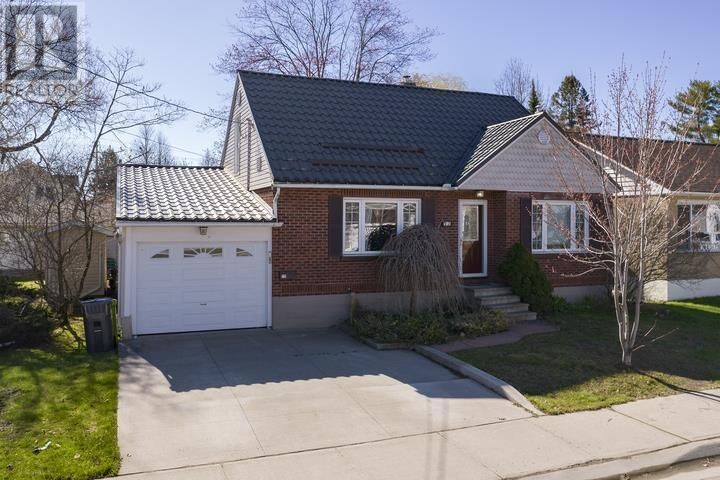 Property Photo:  72 Coulson Ave  ON P6A 3X5 
