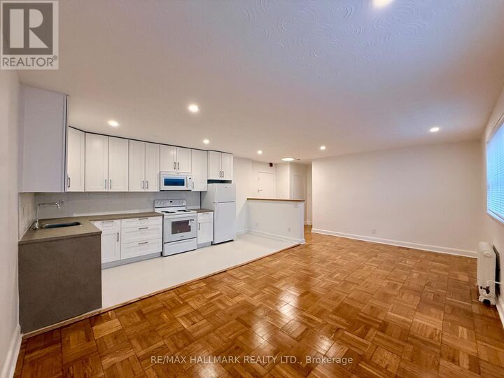 Property Photo:  57 Rawlinson Avenue 6  ON M4P 2N1 