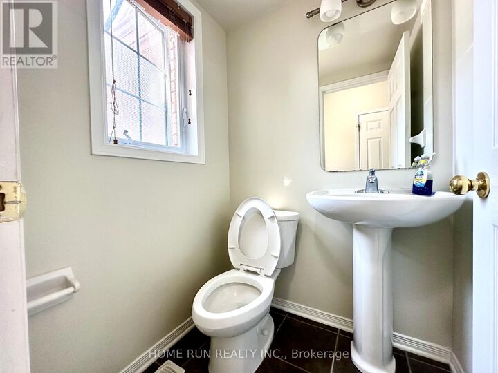 Property Photo:  135 Kinross Private  ON K2K 3P9 