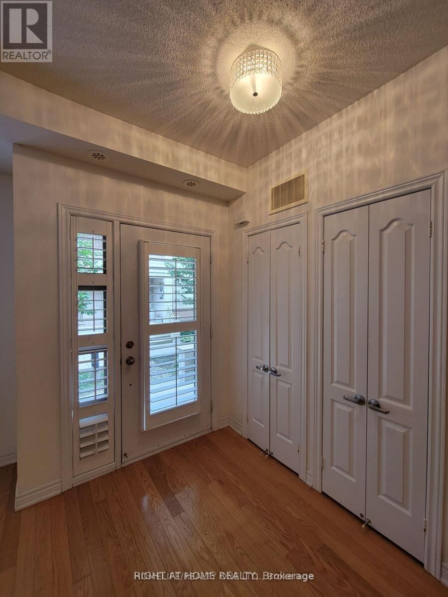 Property Photo:  2460 Prince Michael Drive 34  ON L6H 0G8 