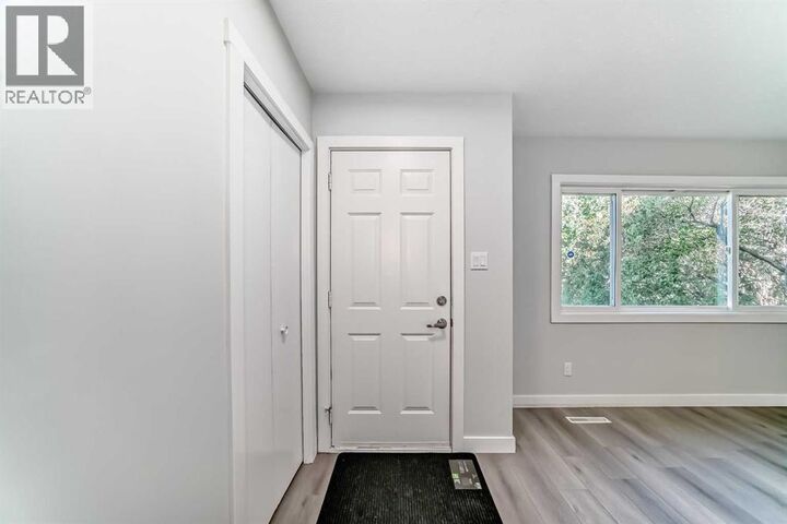 Property Photo: 1508 45 Street Southeast AB T2A 1N2