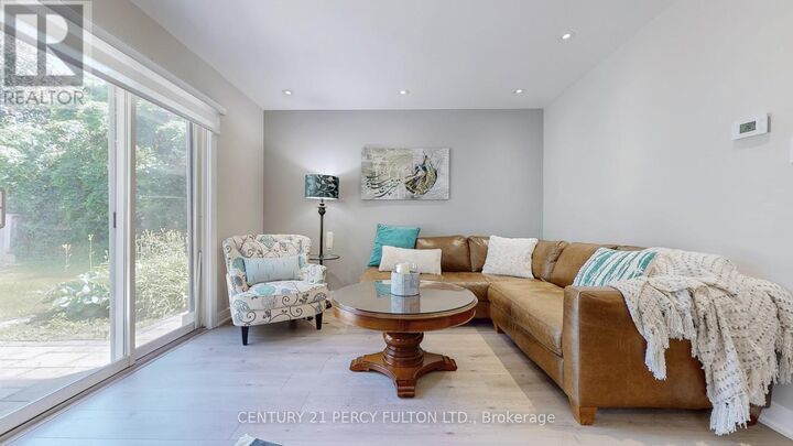 Property Photo:  158 Holm Crescent  ON L3T 5J3 