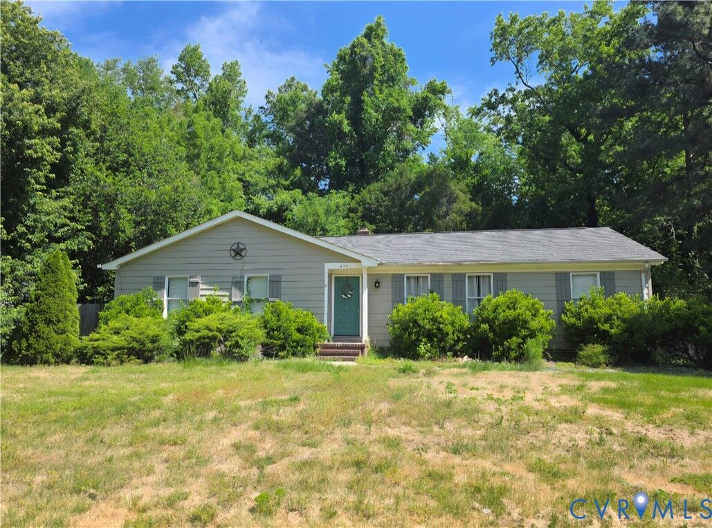 Property Photo:  424 Nottingham Drive  VA 23834 