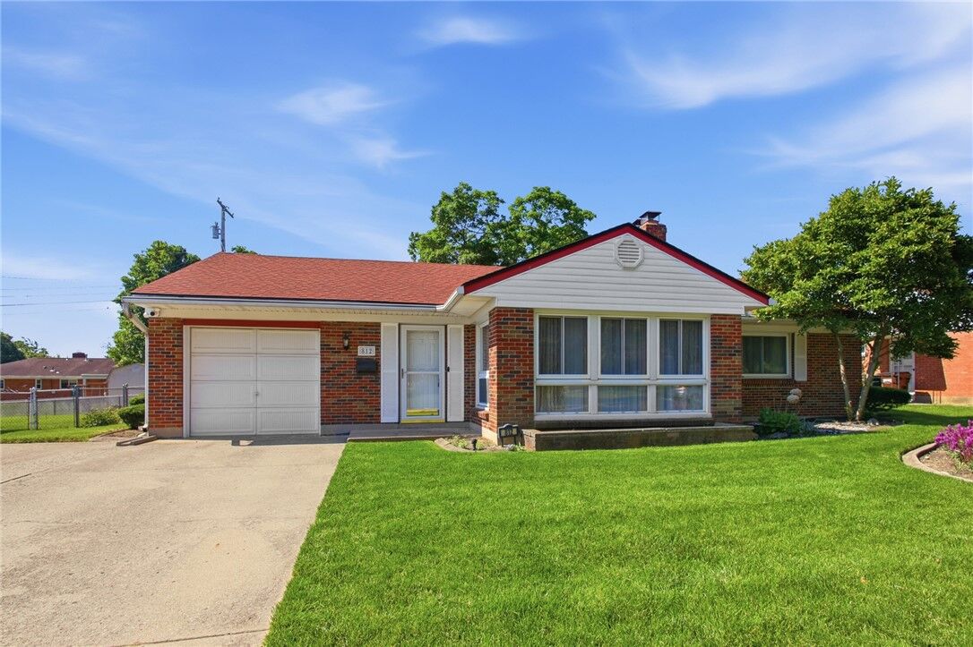 Property Photo:  812 Hollendale Drive  OH 45429 