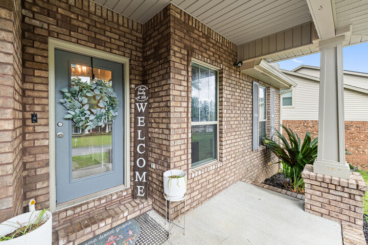 Property Photo:  3013 Crown Creek Circle  FL 32539 